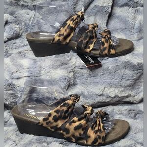 NWT Vionic‎ Park Rizzo - Women's Wedge Sandal Tan Leopard Size 9